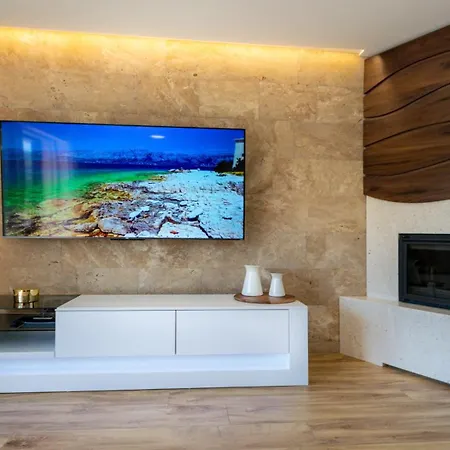 7 * Povlja (Brac)